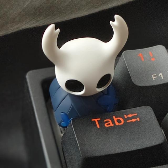 TEMU 1pc Hole Knight ESC - Diseño Chibi de Resina, Personaje Anime y Azul, Accesorio Duradero para Teclado Mecánico Gaming y Escritura, Mejora Estética, Diseño Divertido