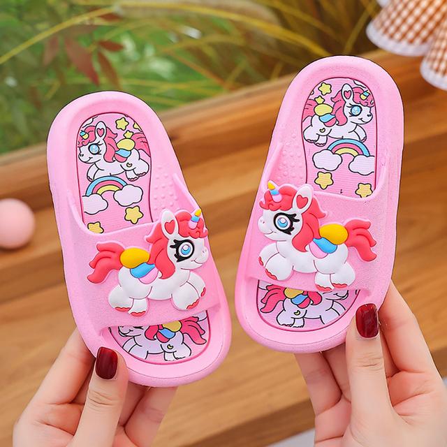 TEMU รองเท้าแตะใส่ในห้องน้ำลายยูนิคอร์นแฟชั่นการ์ตูน | เหมาะสำหรับใส่ในบ้านและนอกบ้าน ใช้ได้ทุกฤดูกาล วัสดุ PVC ทรงเตี้ย