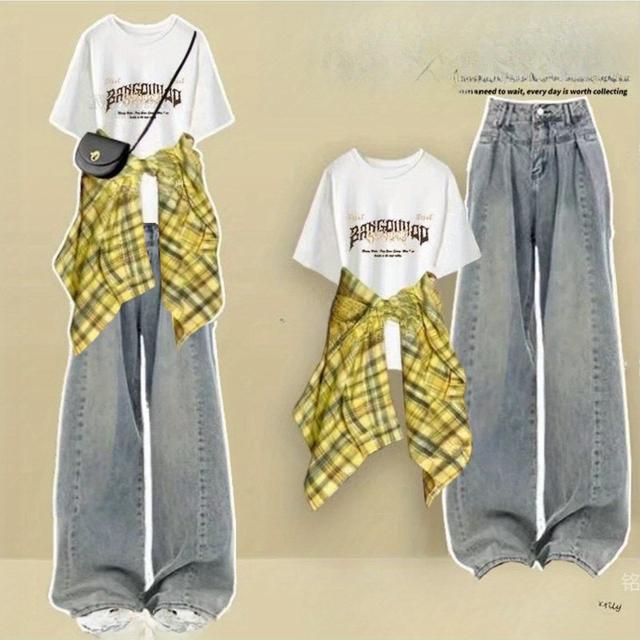 TEMU ドーパミンは、2025年に流行するチェック柄シャツ、半袖Tシャツ、ファッションジーンズ、を完璧に着こなしています。