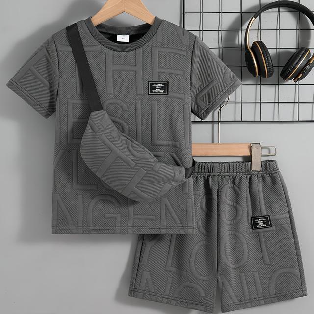 TEMU Fiúk hétköznapi szabadidős szett, egyszínű, normál szabású, kerek nyakú, rövid ujjú pólóval és rövidnadrággal, valamint akasztós táska nyárra, kültéri használatra.