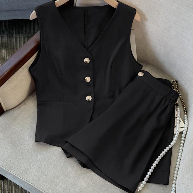 TEMU Conjunto de dos piezas que un elegante chaleco sin de estilo francés con cuello en V, combinado con shorts rectos de cintura elástica.