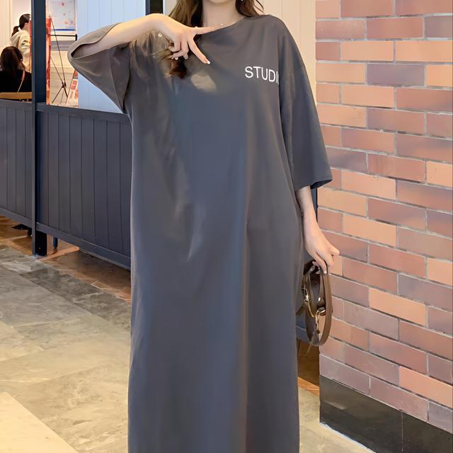 TEMU プラスサイズ・サマーカジュアル スリットドレス - 柔らかく通気性抜群の素材、ゆったりフィット&サイドスリット付き レタープリント、洗濯機対応 ホームウェア・ショッピング・集まり・ディナー用 快適な履き心地