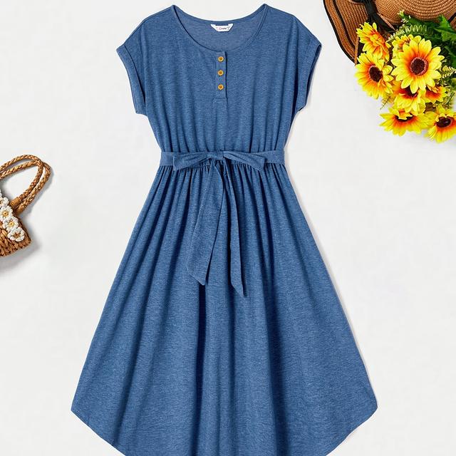 TEMU PatPat Familien-Matching Blaue Kapuzenarm-Gürtel Midi-Kleider und Gestreifte T-Shirts mit Kurzärmeln Sets, für Draußen