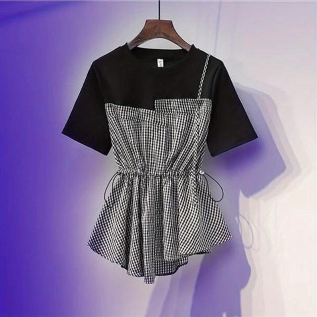 TEMU 【大きいサイズ】2025年新作 - 特徴的な華やかな夏服、プラスサイズの女性向け。腹部を隠すように、パーソナライズされた不規則なルーズフィットとウエストを強調するデザインが特徴。なフェイクツーピース。