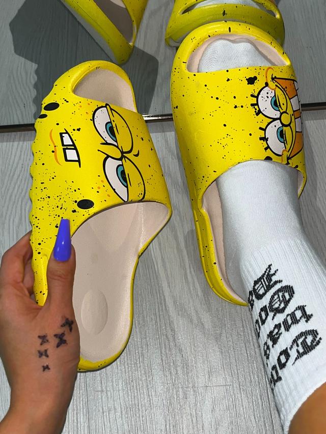LW Cartoon Print Yeeze Slides