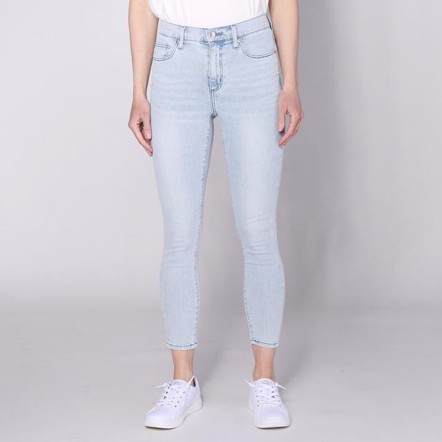 Bellina Denim Skinny Jean | Style: Light Wash | Size: 26 | by TSC