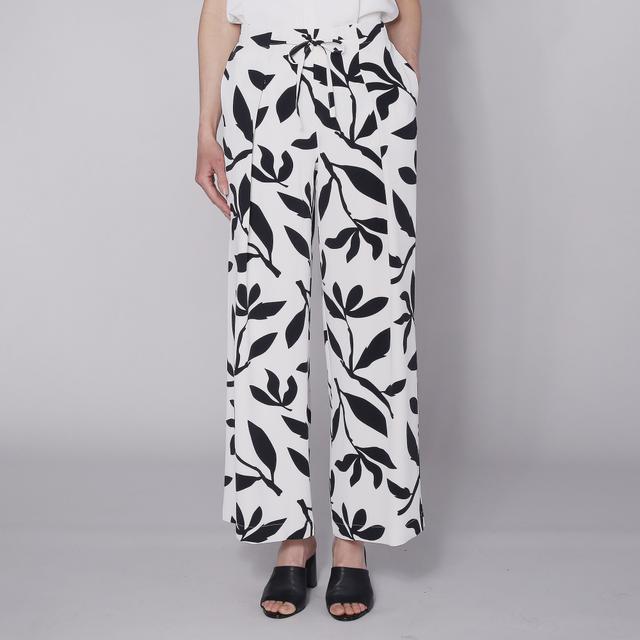 Wynnelayers Wynne Style Drapey Twill Effortless Pant | Style: Black/Cloud | Size: 3X PETITE | by TSC