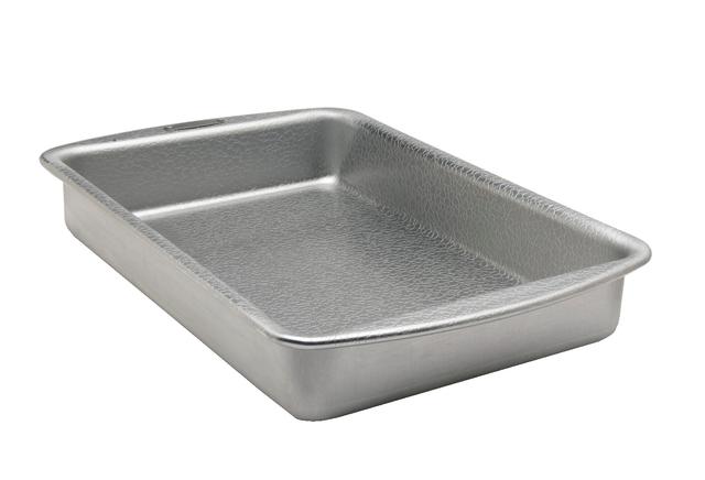 Doughmakers Commercial-Grade Aluminum Cake Pan, 9" x 13" | by TSC