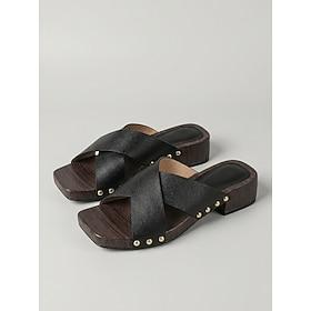 Sorte damesandaler med krydsremme - komfortable brede blokhæle til strandferier og sommerresorttøj udendørs uformelle arrangementer