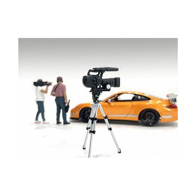 On-Air Figure 5 with Standing Camera for 1-24 Scale Model