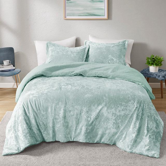 ID10-2384 104 x 90 x 1 in. Mira Crushed Velvet Sherpa Reversible Comforter Set, Aqua - King & California King Size