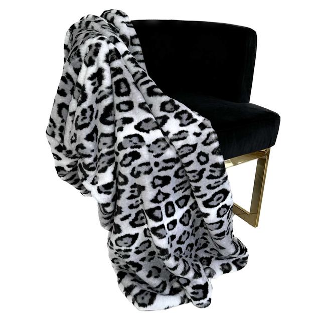 80 x 110 in. Jaguar Faux Fur Luxury Throw Blanket&#44; Gray & Silver