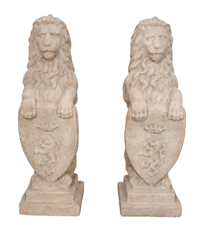 11107014 KC Heraldic Lions - Stone