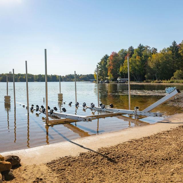 Harbor Mate 22' 6" L Pontoon Boat Shore Ramp
