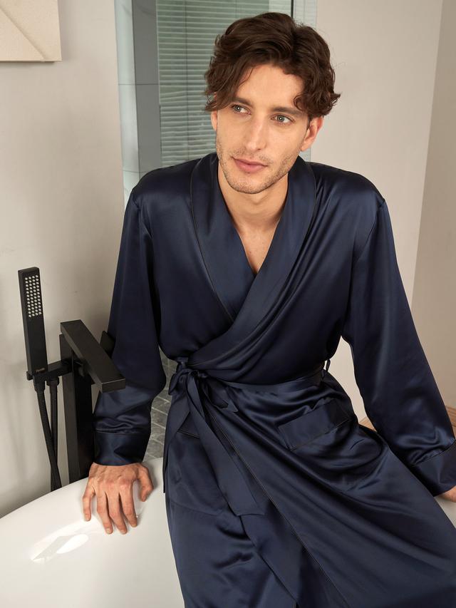 LILYSILK Peignoir Soie Long Homme Bleu Marine Col Rabattu, Poignets À Bandes 100% Soie Pure Maintient L'Hydratation Pour Mieux Dormir S