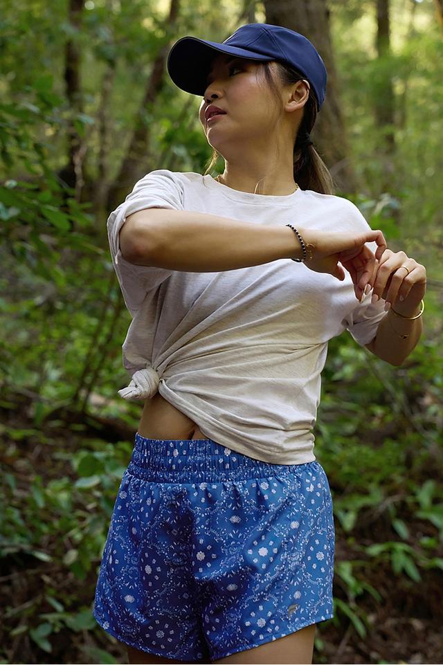 Micro Sun Chaser Shorts (Länge: 5 cm) Fabletics blau Womens XL