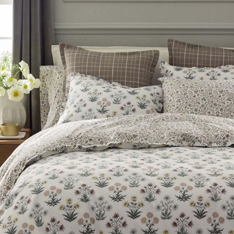 Garden Patch Reversible Garment Washed Cotton Percale Duvet Cover Set - Green/Ivory, Size Full/queen | The Company Store