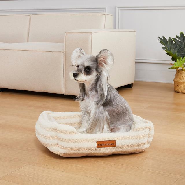 MODERN THREADS Cozy Sherpa Plush Cuddler Dog & Cat Bed, Beige