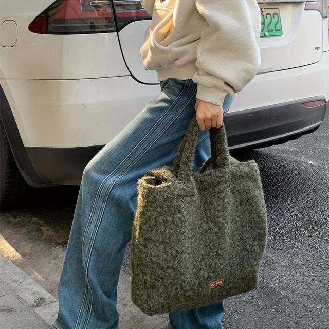 TEMU 【2025年秋冬新作】韓国風ソフトでふわふわのショルダーバッグ、脇ポーチ付き。大容量で通勤・通学に使える2wayハンドバッグ。レディース向けのファッショナブルで万能なハンドバッグ。秋冬の通勤やショッピングに最適なマストハブのクロスボディバッグ。女の子へのギフトにも。