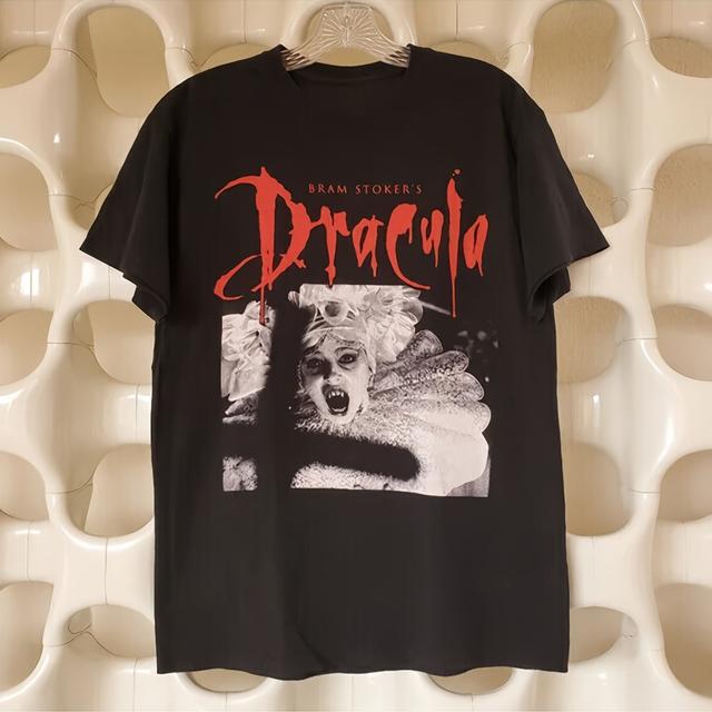 TEMU Camiseta Vintage Drácula de Bram com Logo do - Unissex, Estilo Gótico de Terror com de Drácula e Texto Icônico, Design do , Manga e Regular para de Halloween ou Uso Casual (Lavável na Máquina)