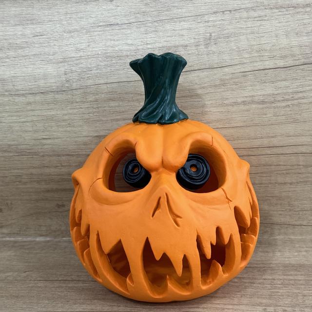 TEMU Giant Halloween Pumpkin Resin Decoration - Spooky Head With Facial Features, For Indoor/outdoor Festive Decor, Halloween Decor | Pumpkin Design | Carved Texture, Halloween Decorations