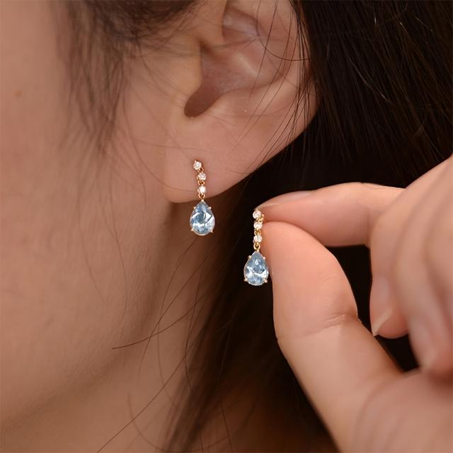 TEMU A Pair Of Sweet And Luxurious Blue Teardrop Synthetic Zirconia Pear-shaped Tassel Earrings. Fashionable Women's Accessories, Suitable For Daily Wear And Banquets. Ideal Holiday Gift