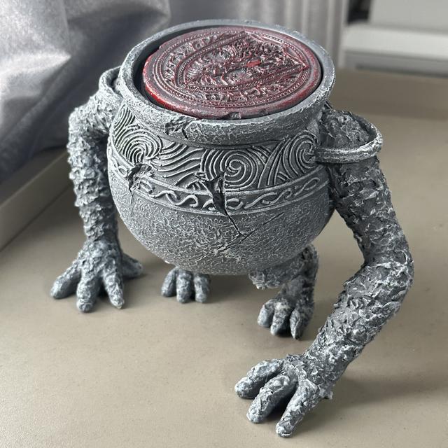 TEMU 1pc Poison King Cauldron, Creative Flower Pot Planter, Game-themed Ornament, Resin Craft, Outdoor Statue Garden Decoration, Halloween Atmosphere