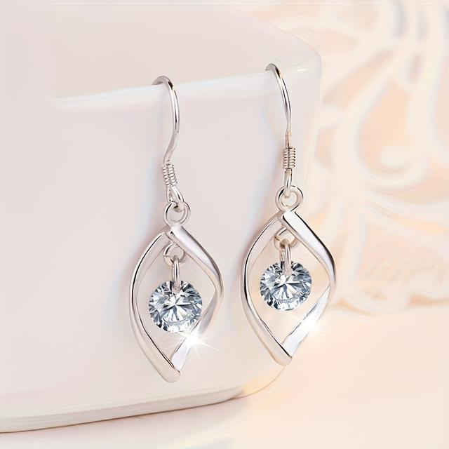 TEMU 2 db Forgatható Vágású Szintetikus Cirkónia Kampós Fülbevaló, Alkalmas Zenei Fesztiválokra, Húsvétra, Partikra, Napi Ingázásra, Nyárra, Tengerparti Nyaralásokra és Hétköznapi Öltözékhez