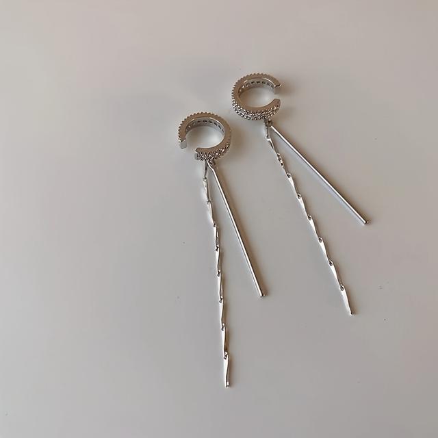 TEMU な非対称フリンジイヤークリップ、フレンチミニマリストデザインの耳骨クリップ、ピアス不要の多用途でシックなイヤリング