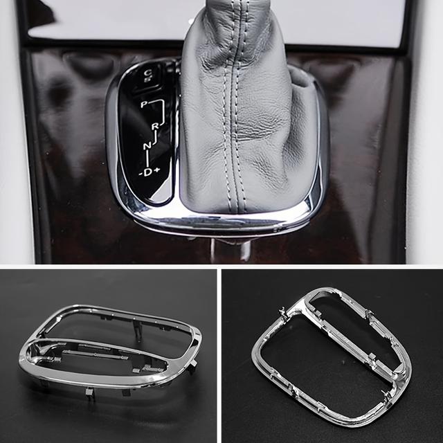 TEMU Középkapcsoló díszléc burkolat panel keret W203 C230 modellekhez, alkatrész számok: 2032671988 és 2032672088.