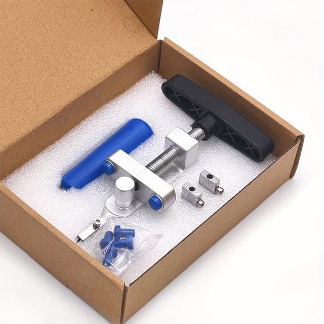 TEMU قاطع بلاط زجاجي وسيراميك 2 في 1 مع عجلة ماسية، مجموعة أدوات قطع يدوية – يشمل 1x ماكينة قص + 2 شفرات استبدال + 4 حشيات (فضي)