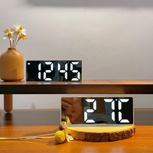 TEMU 1개/심플 미러 알람 시계, 소프트 야간 조명, 시간/온도/밝기 조절, 다기능 디지털 시계, USB/배터리 겸용 (배터리 미포함), 책상 또는 침대 옆 사용, 크리스마스 장식, 휴일 파티 데코, 생일 선물