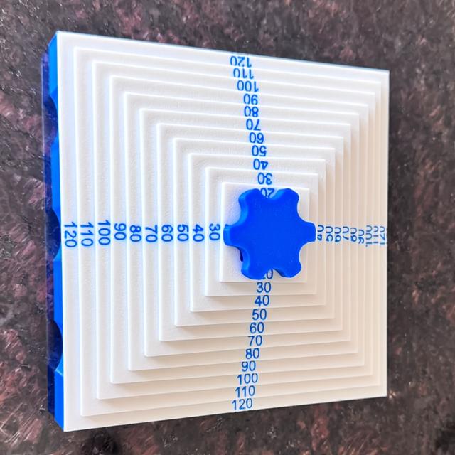 TEMU Un juego de herramientas de arcilla que varios tamaños de cortadores y moldes, incluyendo cortadores cuadrados con una base de almacenamiento, conveniente para hacer aretes, collares y proyectos