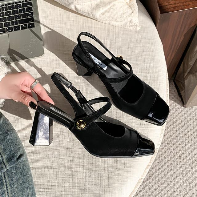 TEMU صنادل نسائية ريترو مفتوحة من الأمام، جديدة للصيف 2025، أحذية حمراء بكعب عالٍ تناسب تنانير، كعب سميك مريح، أحذية مسطحة أنيقة.