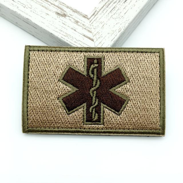 TEMU 1 ks Vyšívaný Křížový Nášivka na Suchý Zip – Odolná Žehlicí a Pratelná Nálepka s Červeným Designem pro Outdoor Batohy, Bundy, Dekorace Batohů, Ozdoba Klobouků, Symbol, Trvanlivá Výšivek