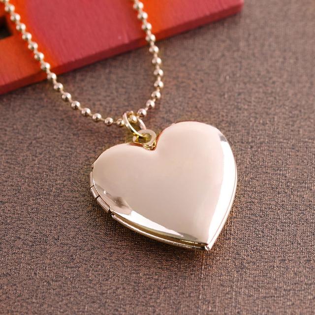 TEMU 1pc Llavero con Colgante de Marco de Fotos en Forma de para Collar - Elegante Joyería de Acero Inoxidable con Recorte de , Perfecto para Regalos de San Valentín