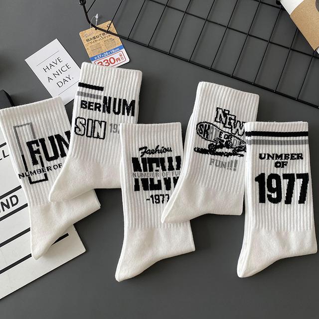 TEMU 5 Pairs 1977 Letters Trend Men's Mid-tube Socks Blend Men's Stockings Suitable For Casual Attire Student Socks