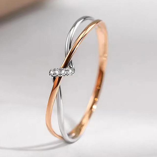 TEMU A Minimalist Style Engagement Ring For Women, Featuring A Dual-tone Band Set With Synthetic Zirconia, Perfect For Daily Wear, Casual Vacations, And Elegant Additions