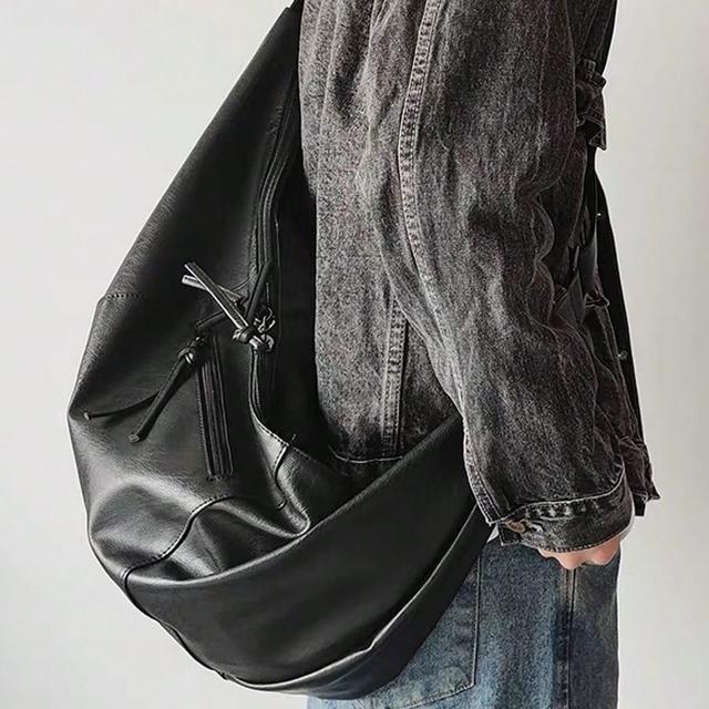 TEMU な大容量メンズクロスボディバッグ - 多目的無地カラー、ファッショナブルな韓国風団子ショルダーバッグ、ポリエステル裏地付き、本やカジュアルな外出に最適 - ディープブラウン、ブラックで利用可能