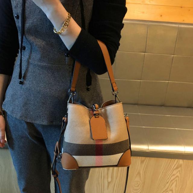 TEMU 우아한 기하학적 패턴 대용량 숄더백, 브라운 스플릿 가죽 크로스바디, 분리 가능한 스트랩, 자석 클로저, 폴리에스터 안감, 손목끈 액세서리 포함, 우아하고 실용적인