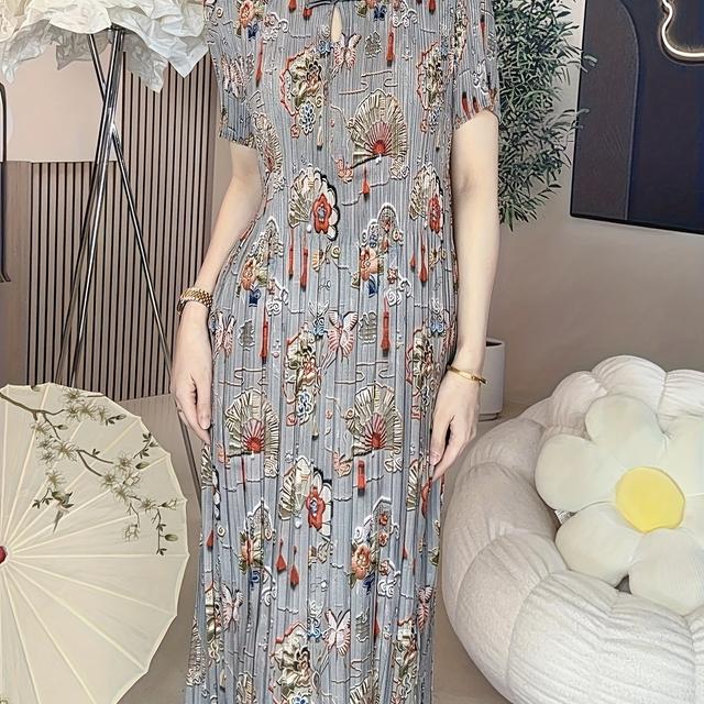 TEMU Plus Size - Elegant Plus Size Floral Print Dress With Lantern Sleeves - High-stretch, Pleated, Short Sleeve, Round Neck, Summer Chic, Polyester Blend, Machine Washable, Cute Dress