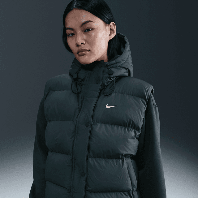Women's Nike Sportswear Therma-FIT Vest in Green | IH1007-390