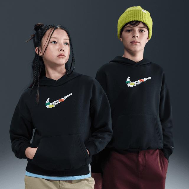 Nike SB Big Kids' Fleece Skate Hoodie in Black | HQ8885-010