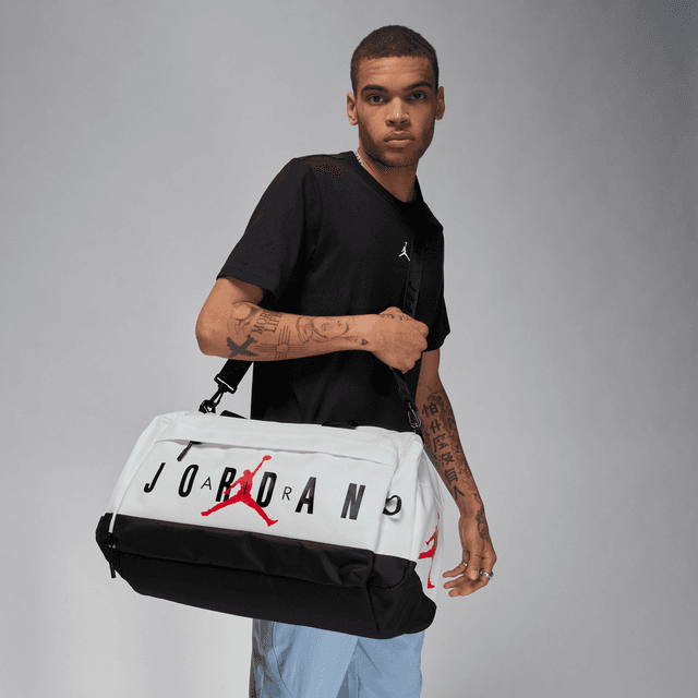Men's Jordan Duffel Bag (46L) in White | SM0920-001