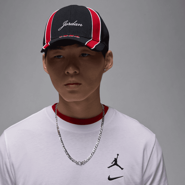 Jordan Rise Structured Hat in Black | HJ2449-010