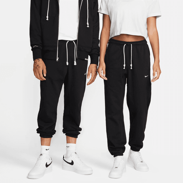 Nike Men's Standard Issue Dri-FIT Basketball Pants in Black | CK6365-010