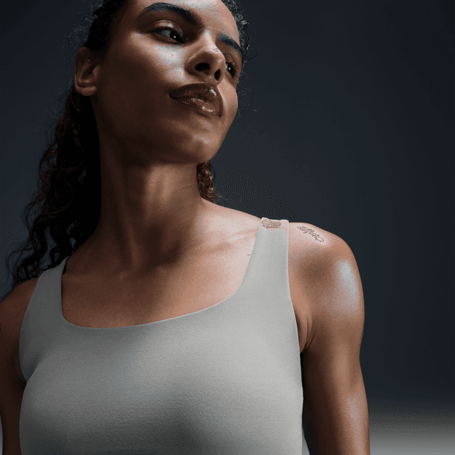 Nike Women's Zenvy Medium-Support Padded Longline Sports Bra in Green | DO6619-320