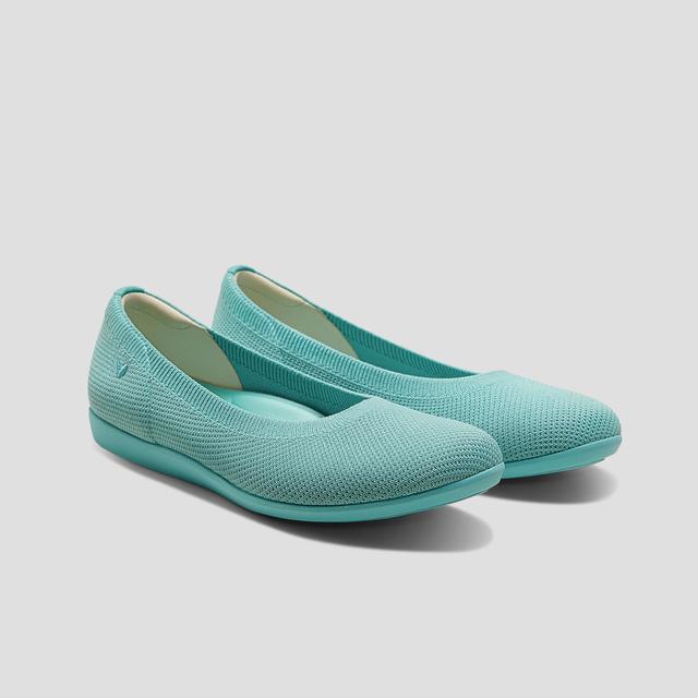 Water-Repellent Round-Toe Walking Flats (Claire Walker)