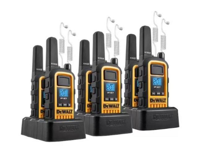 DEWALT Heavy-Duty 2W Walkie Talkie and Headset Bundle 6 Pack - 3DXFRS800-SV1