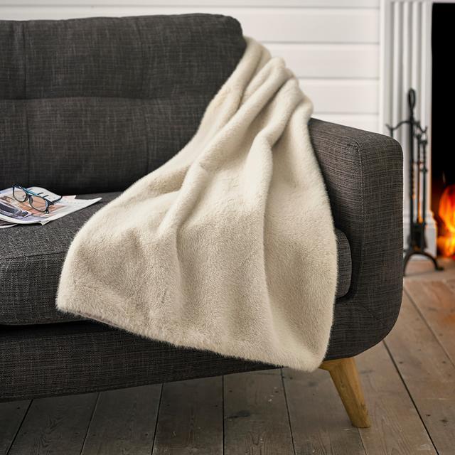 The Lyndon Company Ashford 130x180cm Throw Natural